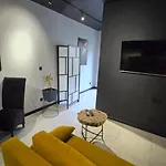 Design Vistula Old Town Private Underground Parking Apartment Krakau